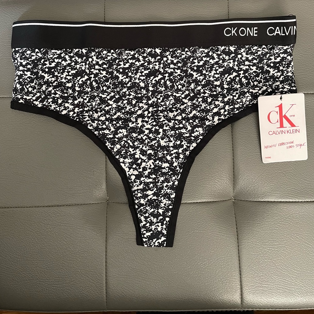 Calvin Klein Soft Thong Panties - 2 pairs - Picture 2 of 14